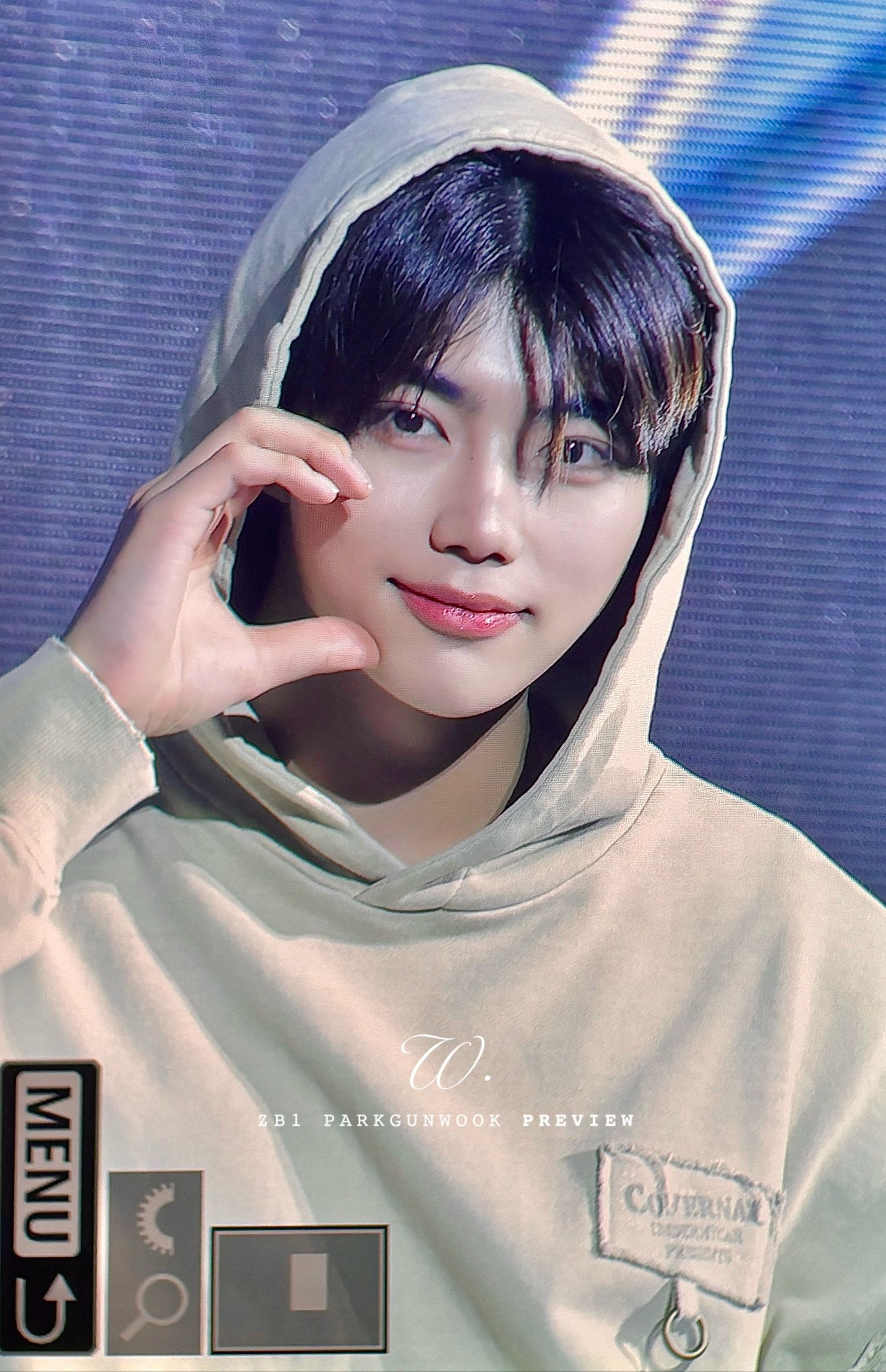 A moment captured by Park Gunwook (ZEROBASEONE)'s fan
