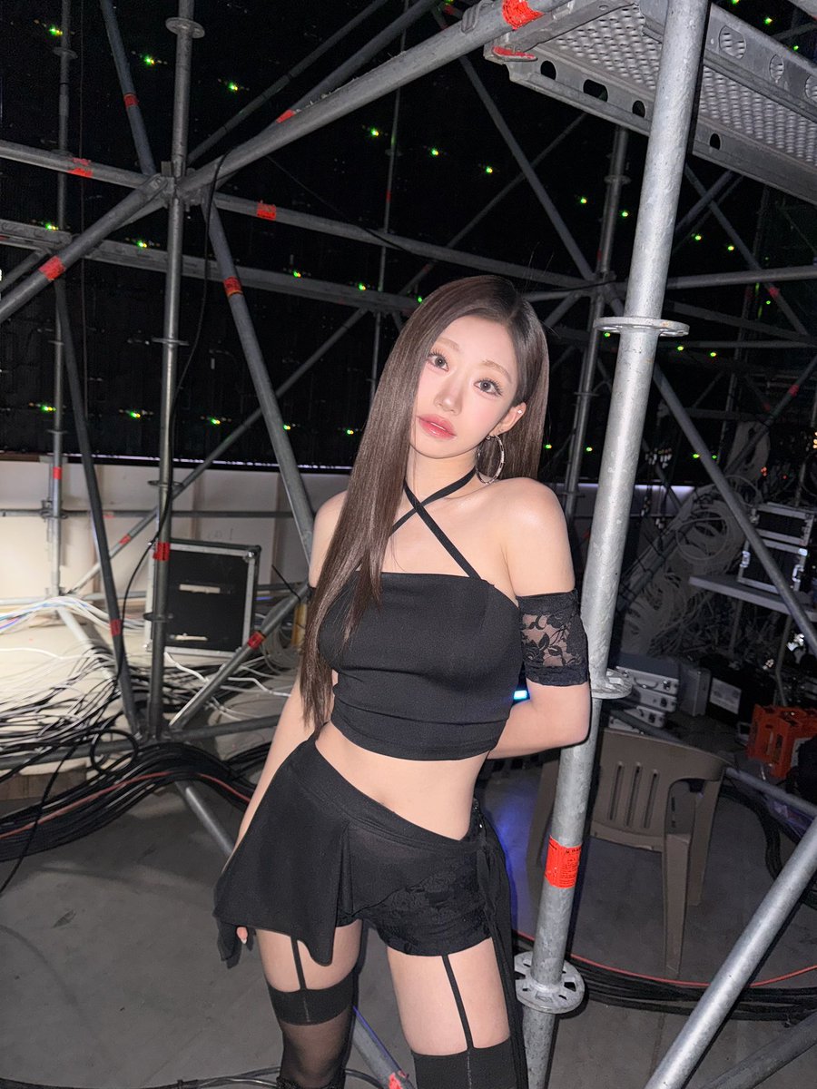 Behind-the-scenes cut of KISS OF LIFE