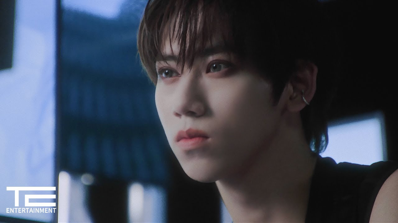 Behind-the-scenes cut of Pang Ee Xiang (SEVEN TO EIGHT)