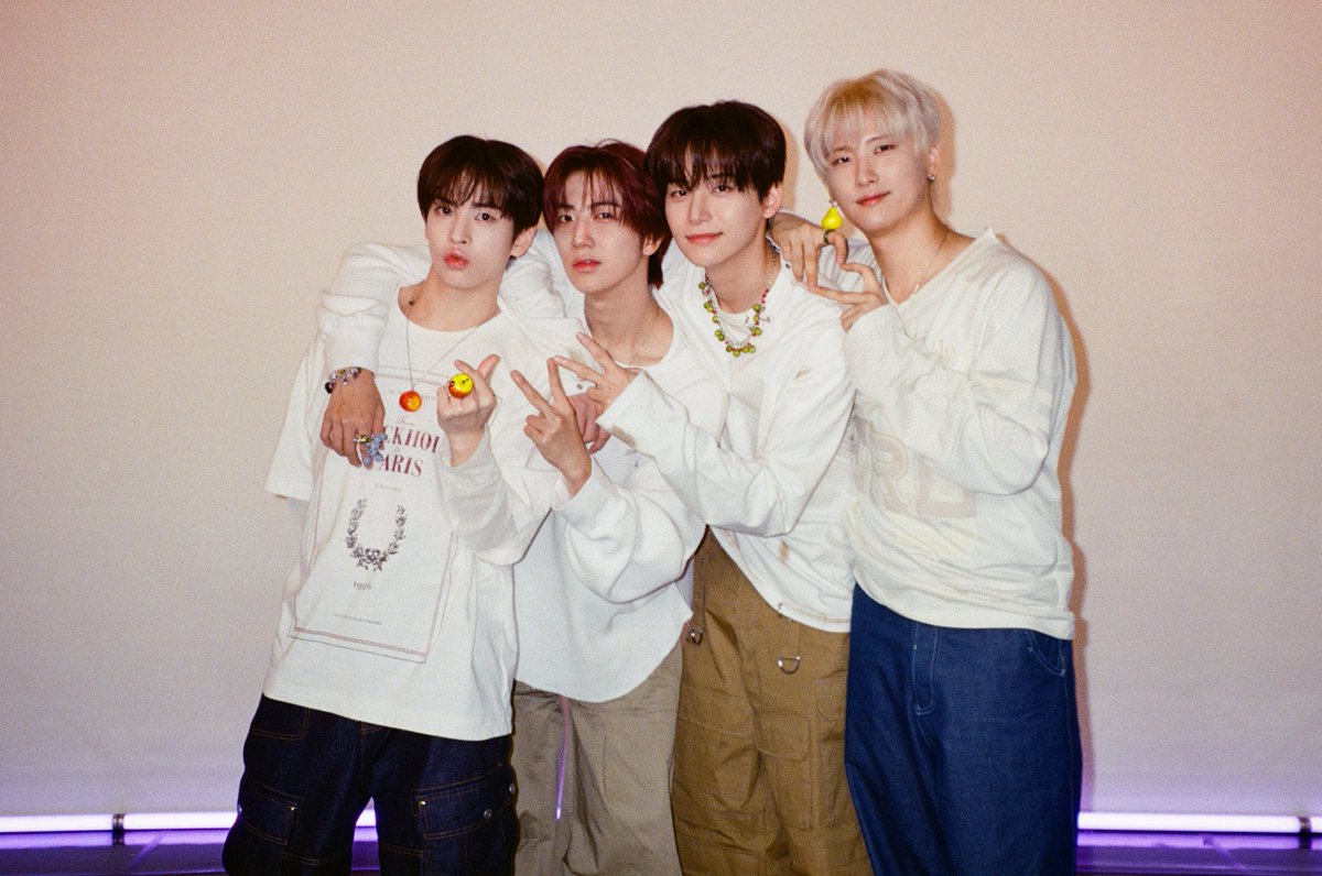 Behind-the-scenes cut of CRAVITY