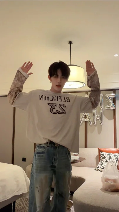 Fan-made special wallpaper for Zhang Hao (ZEROBASEONE)