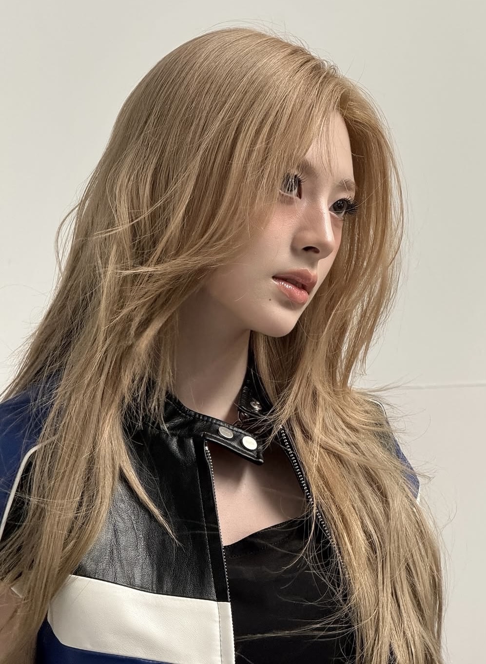 Behind-the-scenes cut of Seeun (STAYC)