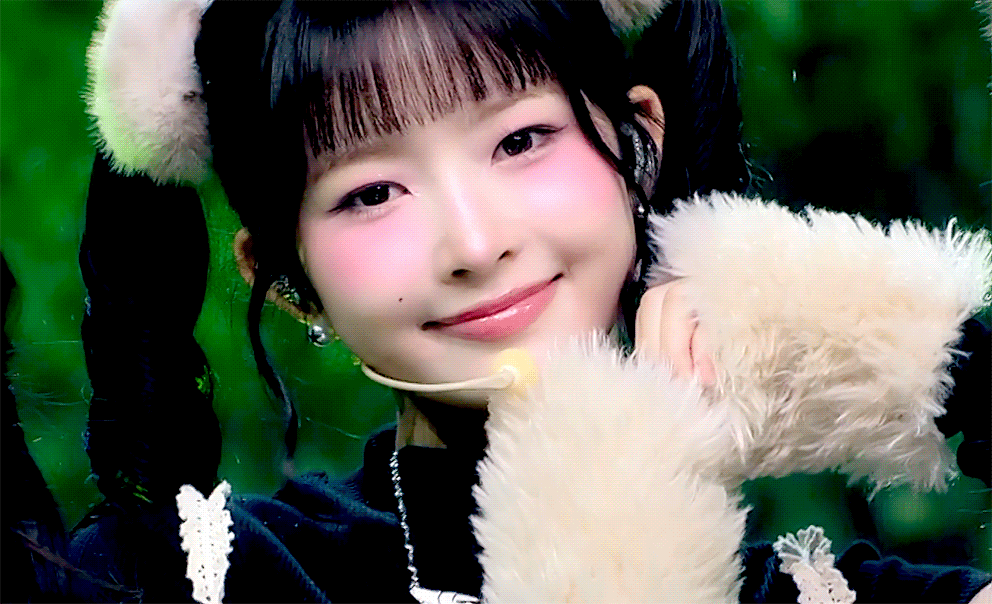 Rei (IVE)的幕后花絮