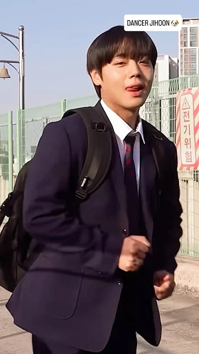 Momen yang diabadikan oleh penggemar Park Jihoon