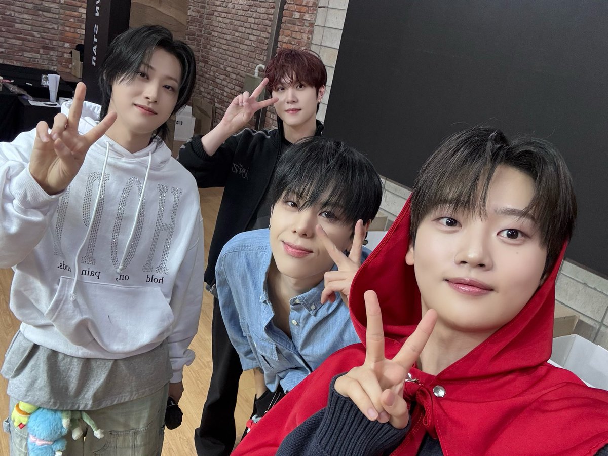 위아이 최근 활동샷