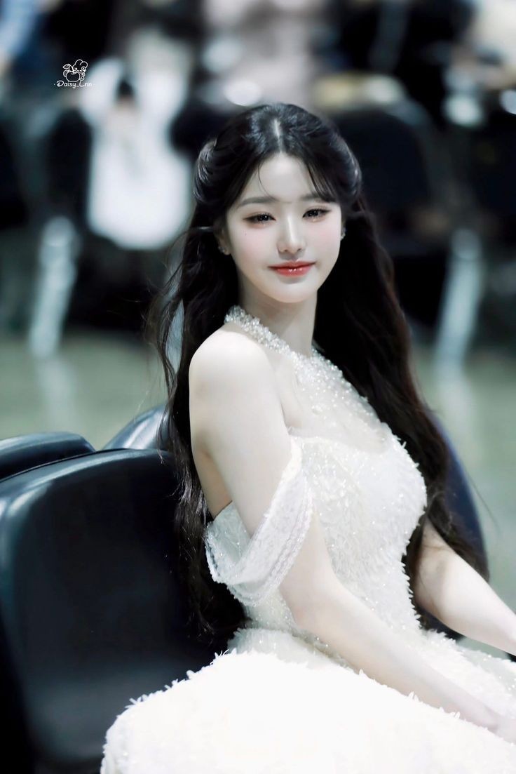 Recent activity shot of Jang Wonyoung (IVE)