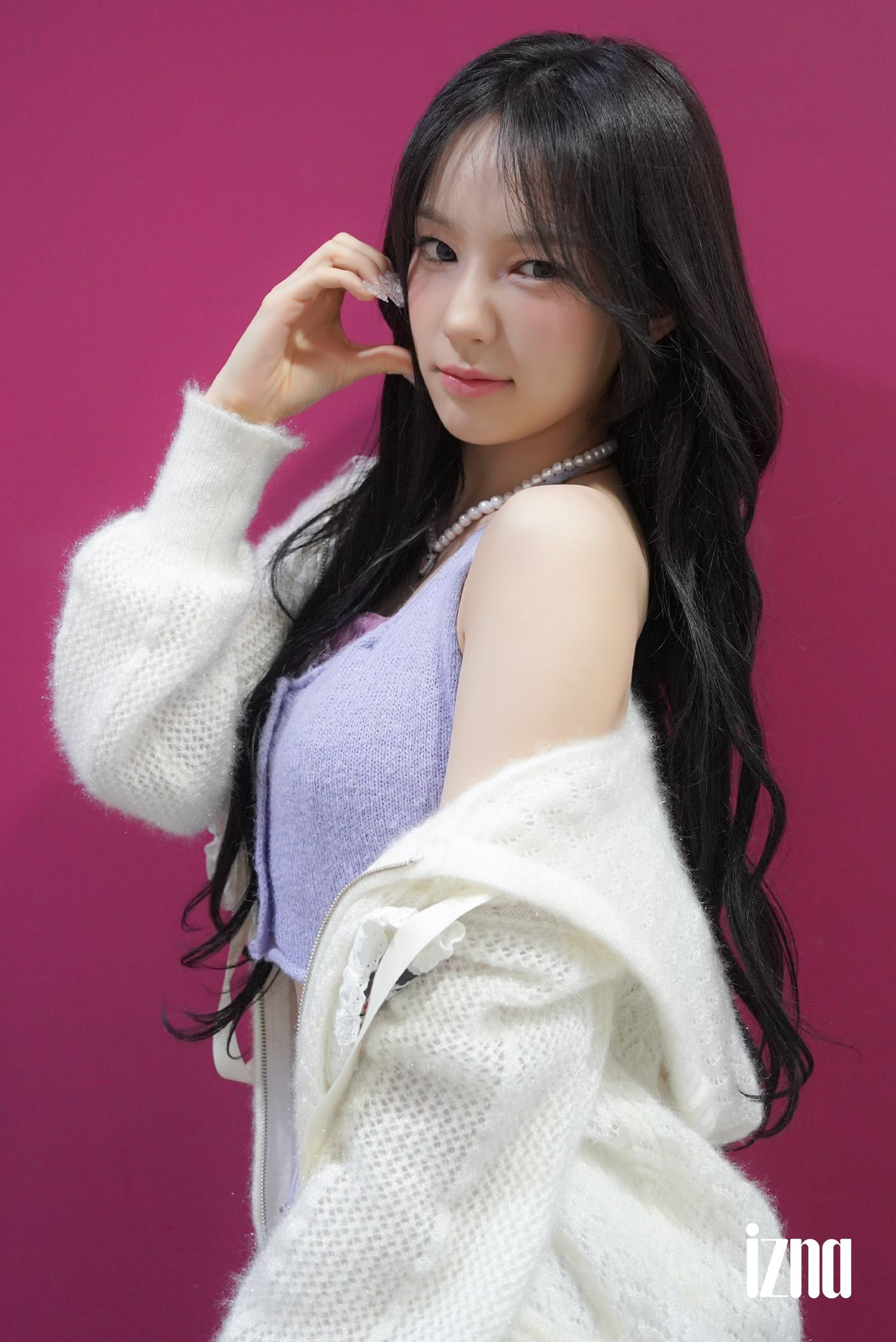 Behind-the-scenes cut of Ryu Sarang (izna)