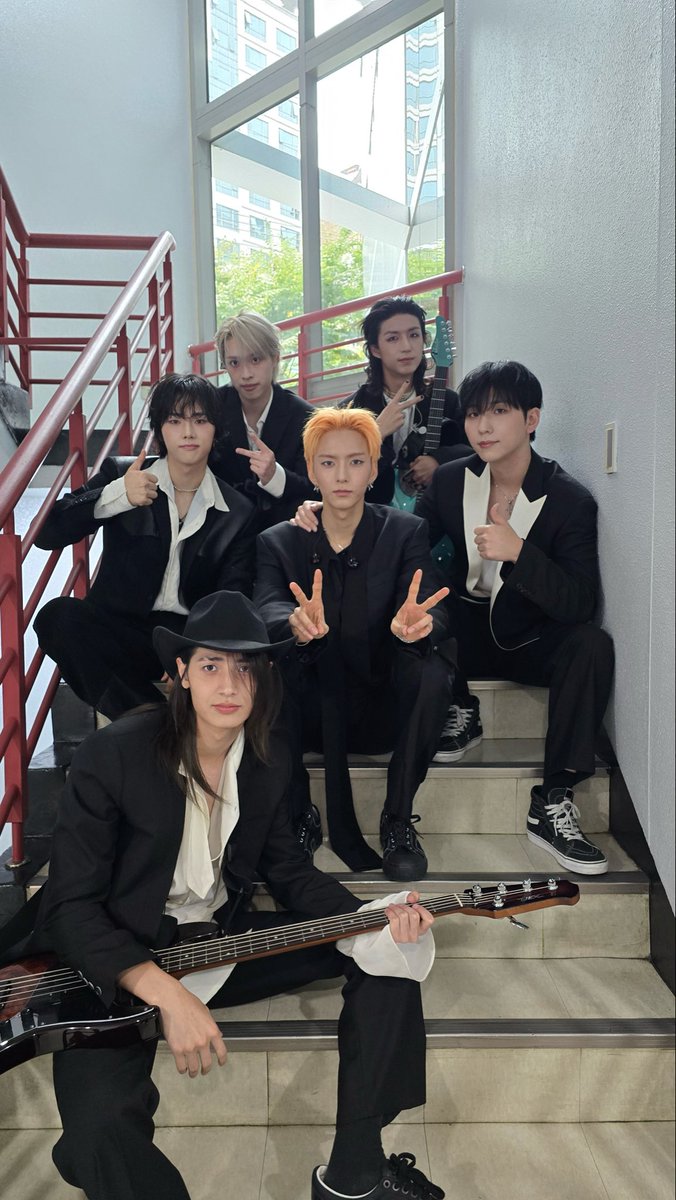 Fandom-recommended wallpaper image of Xdinary Heroes