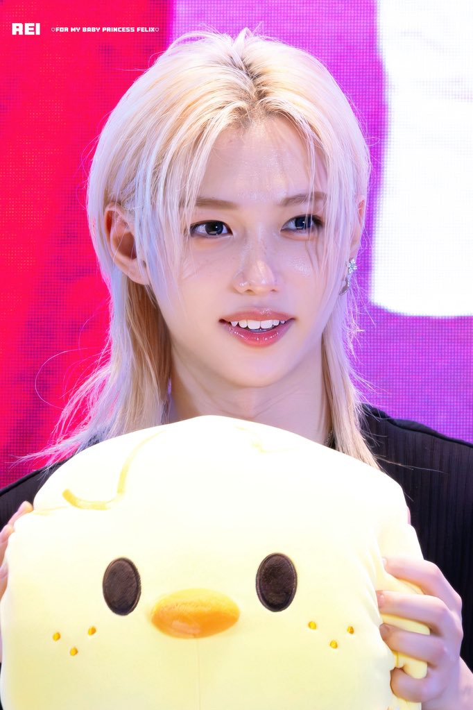 Recent activity shot of Felix (Stray Kids)