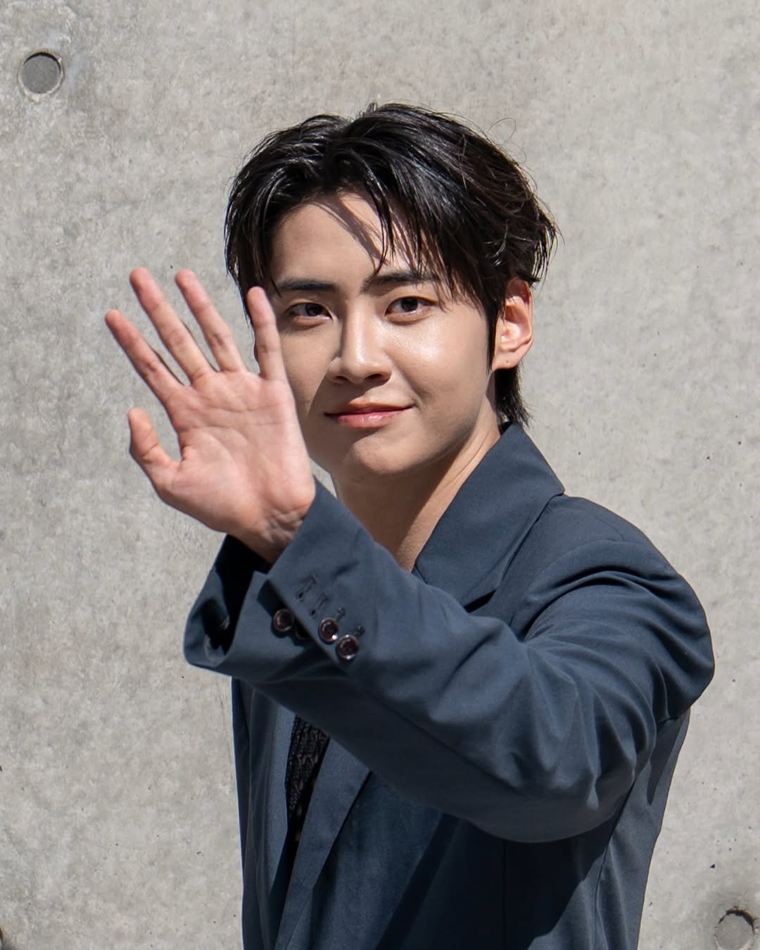 A moment captured by Lee Jinhyuk's fan