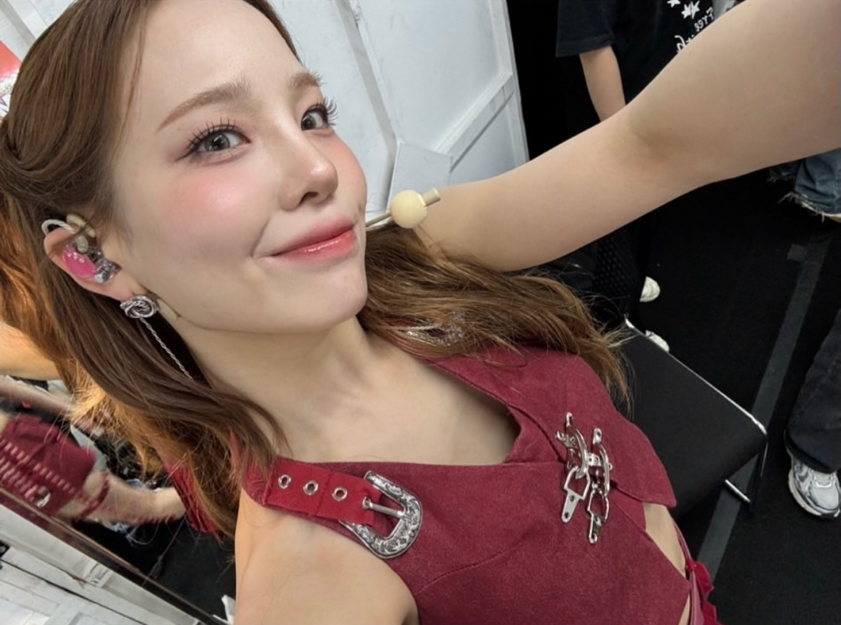 Behind-the-scenes cut of Mako (NiziU)