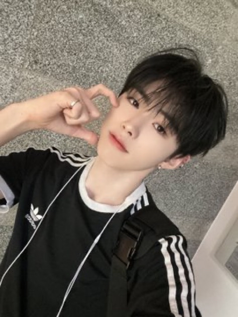 Recent activity shot of Kim Gyurae (FANTASY BOYS)