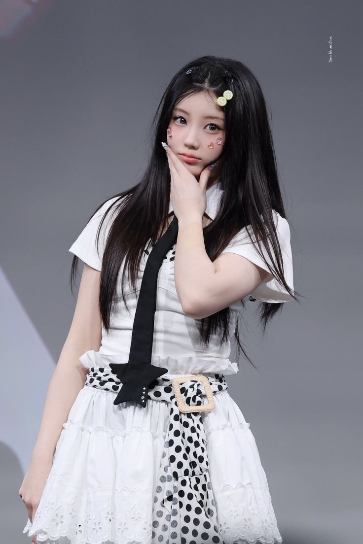 Recent activity shot of Wonhee (ILLIT)