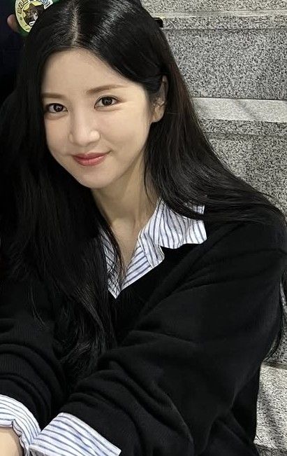 Recent activity shot of Park Chorong (Apink)