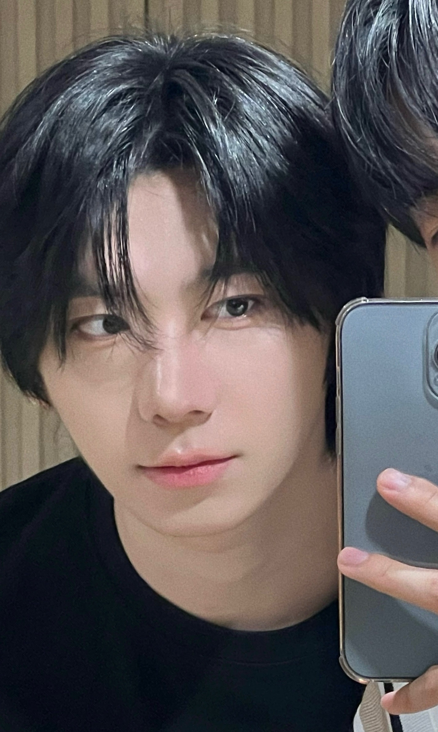 A heartfelt wallpaper shared by Park Han (AHOF)'s fans