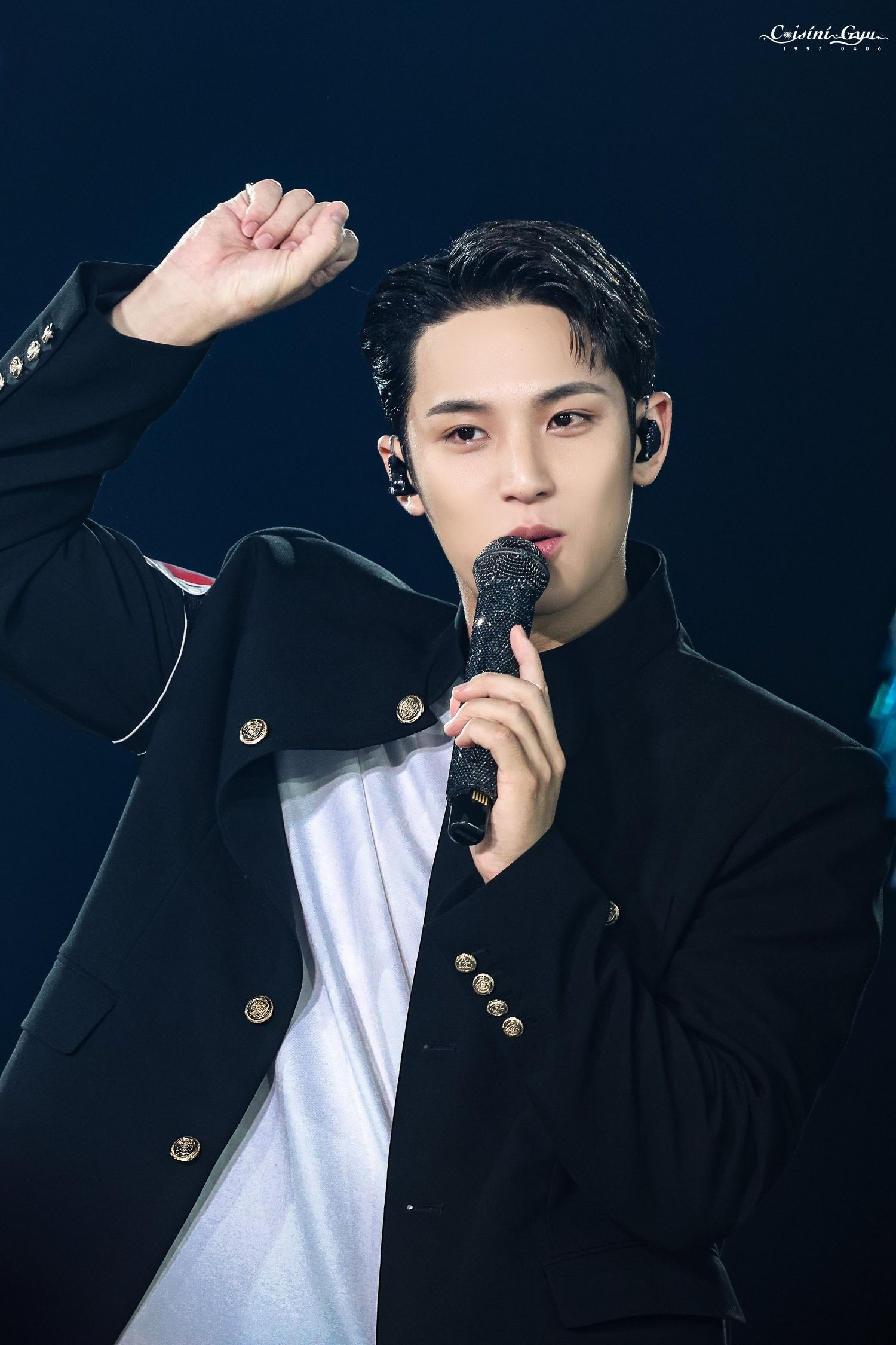 Latest photo of Mingyu (SEVENTEEN)