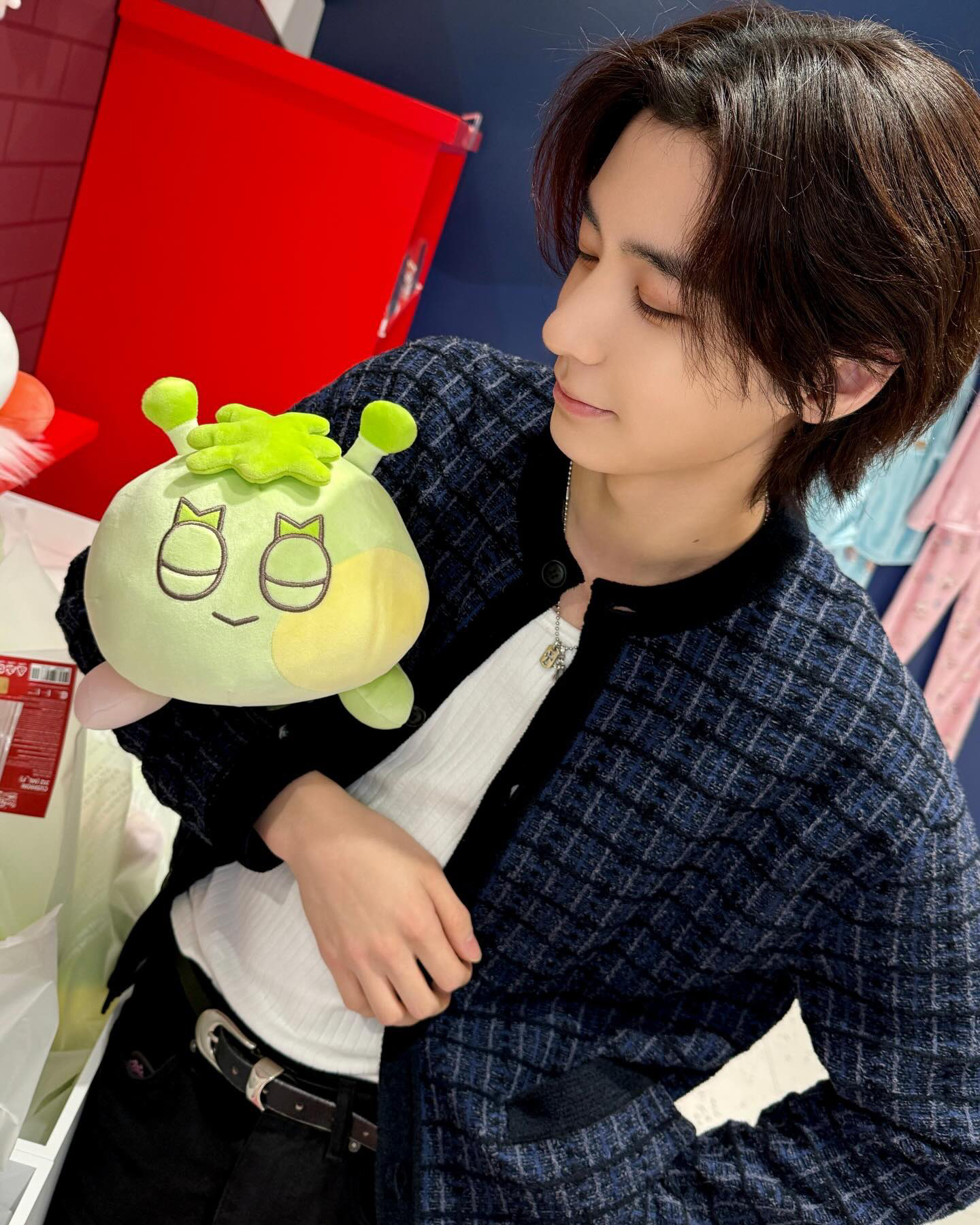 Behind-the-scenes cut of Leehan (BOYNEXTDOOR)