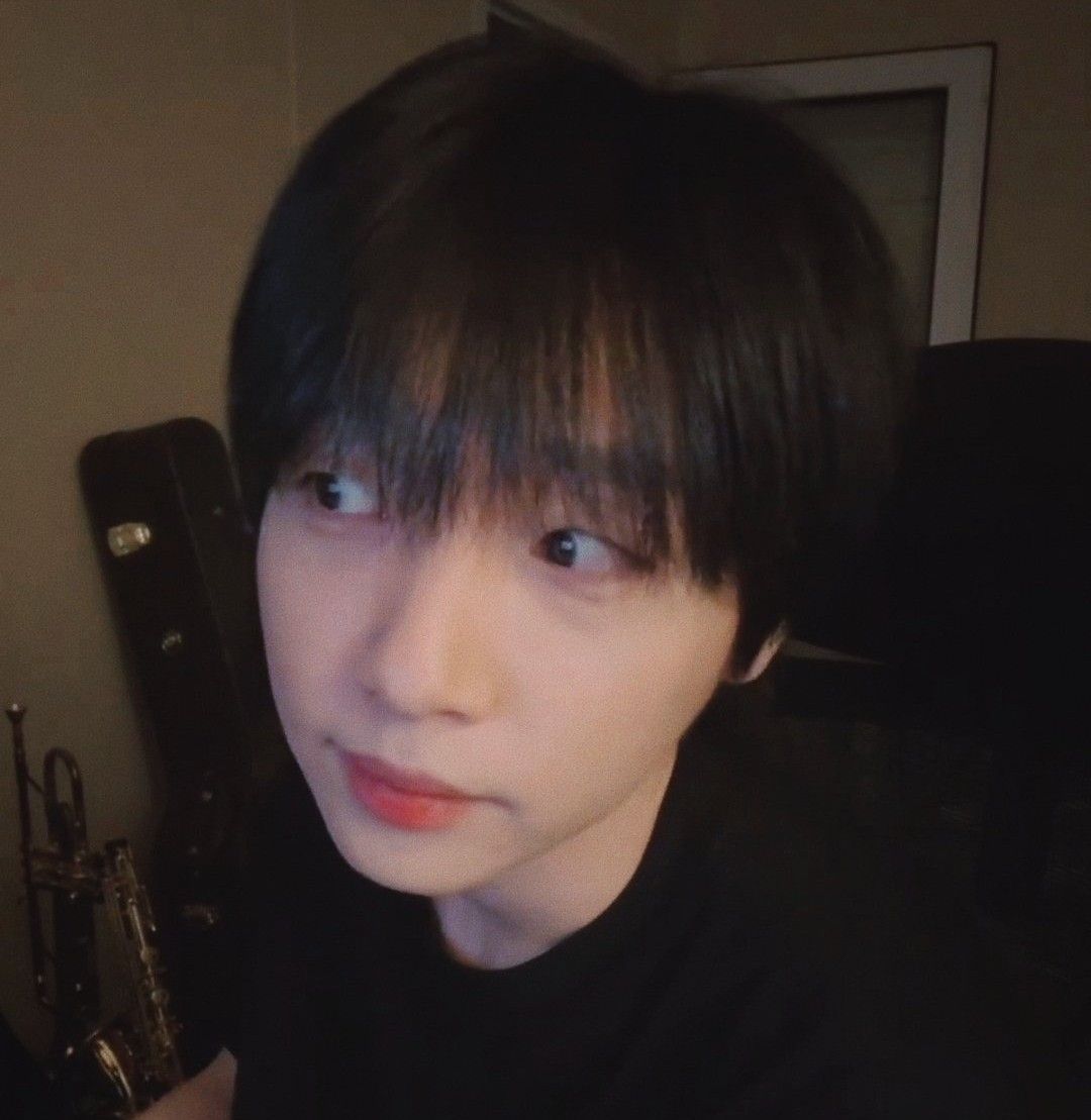 A moment captured by Jeong Sewoon's fan
