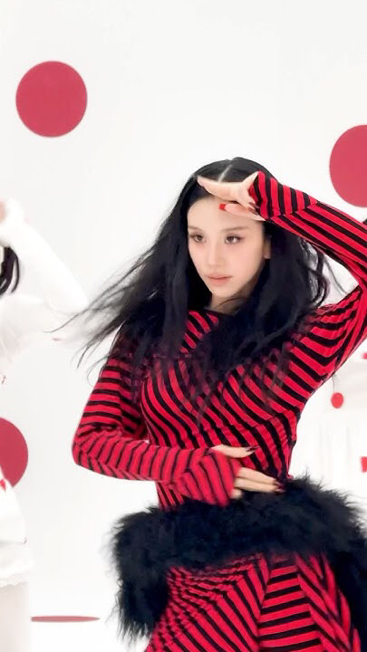 Behind-the-scenes cut of TWICE