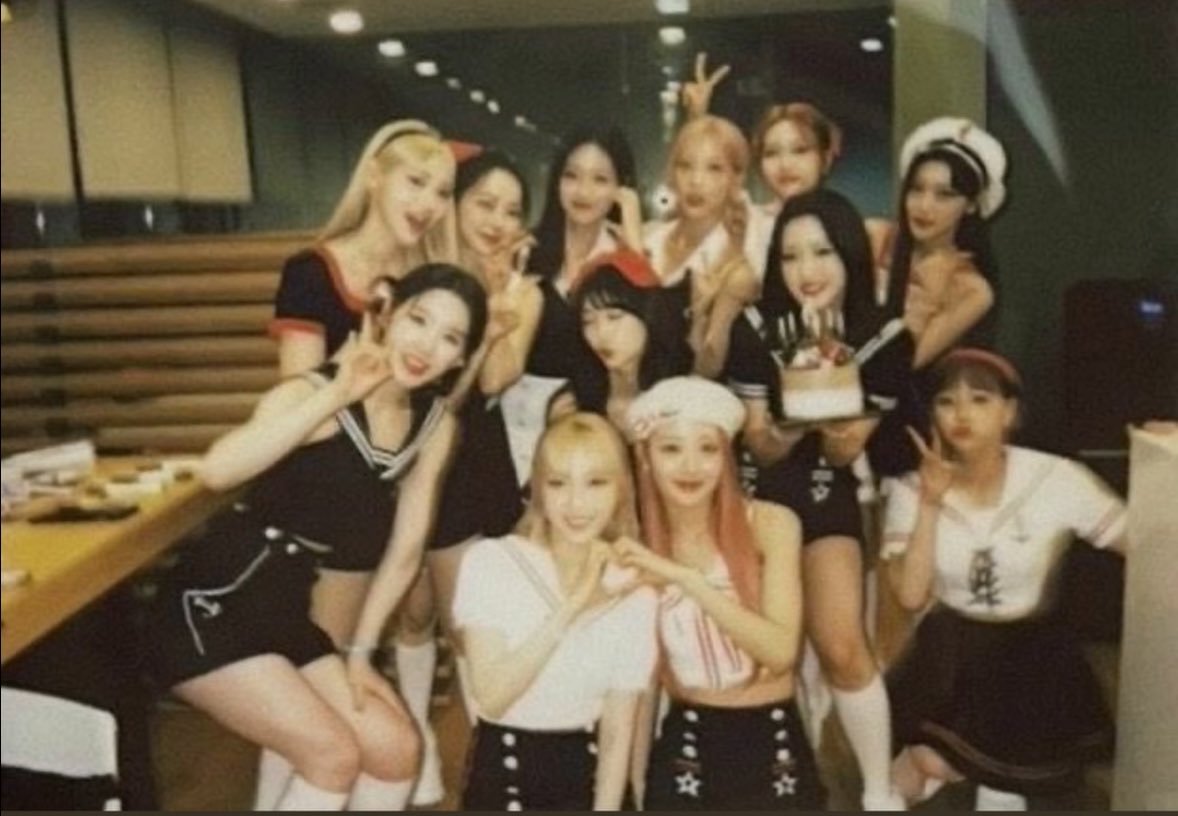 Latest photo of LOONA