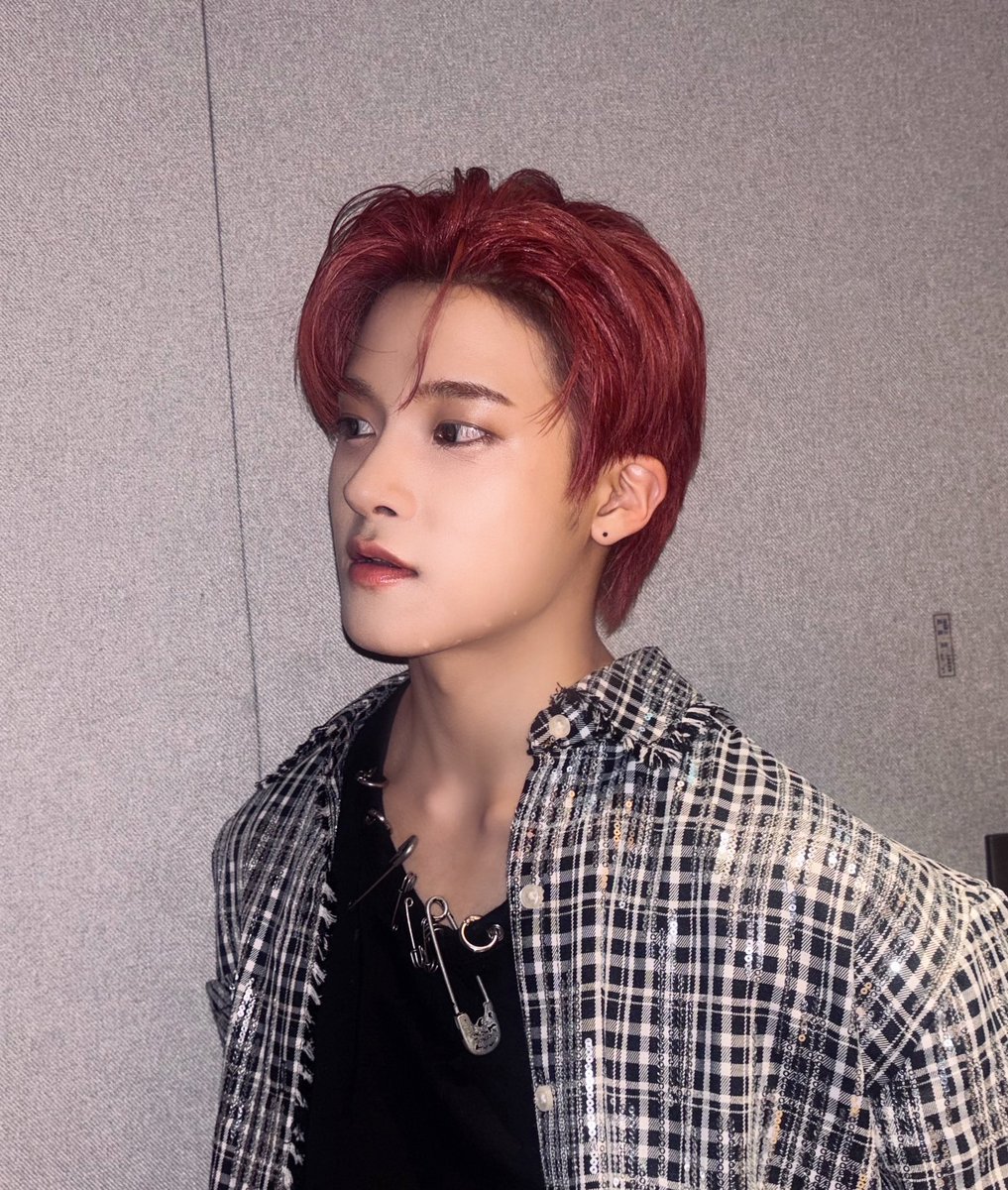 Behind-the-scenes cut of Xikers