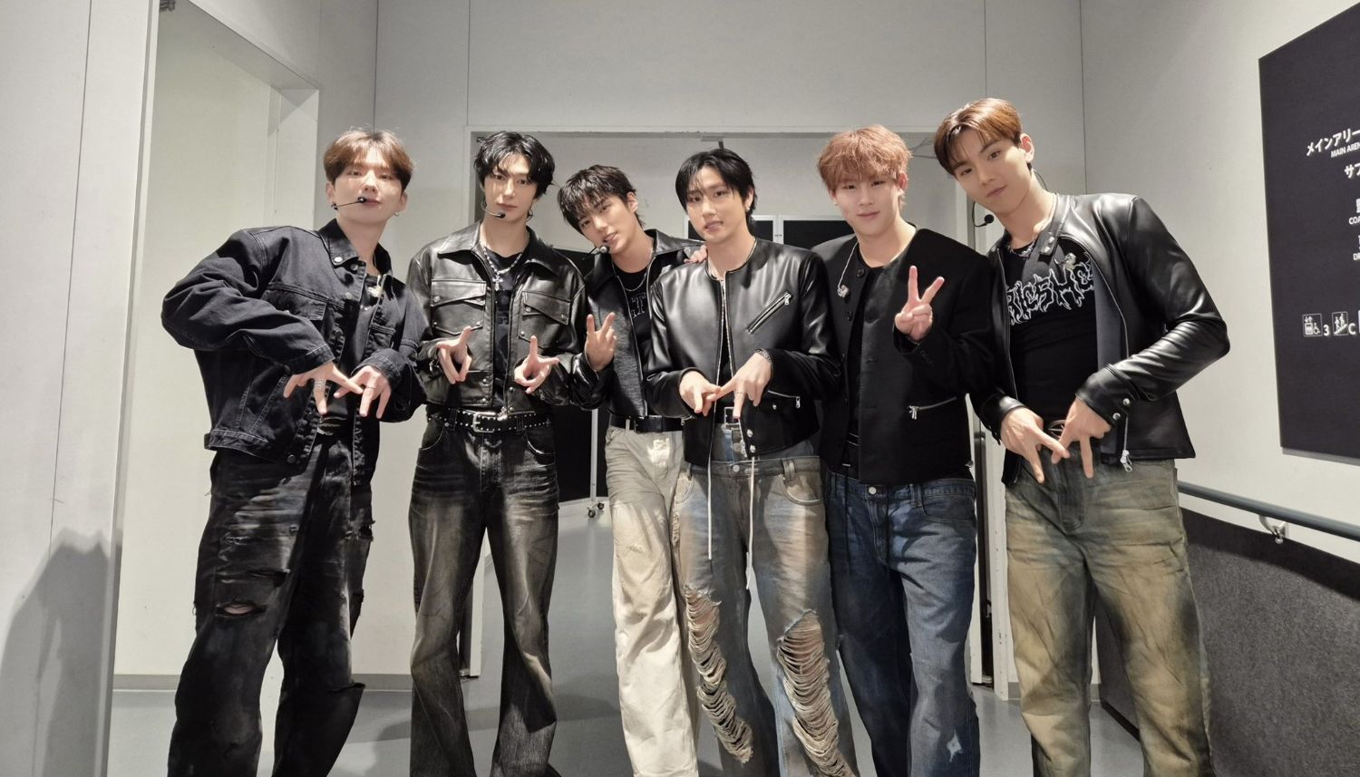 MONSTA Xの舞台裏ショット