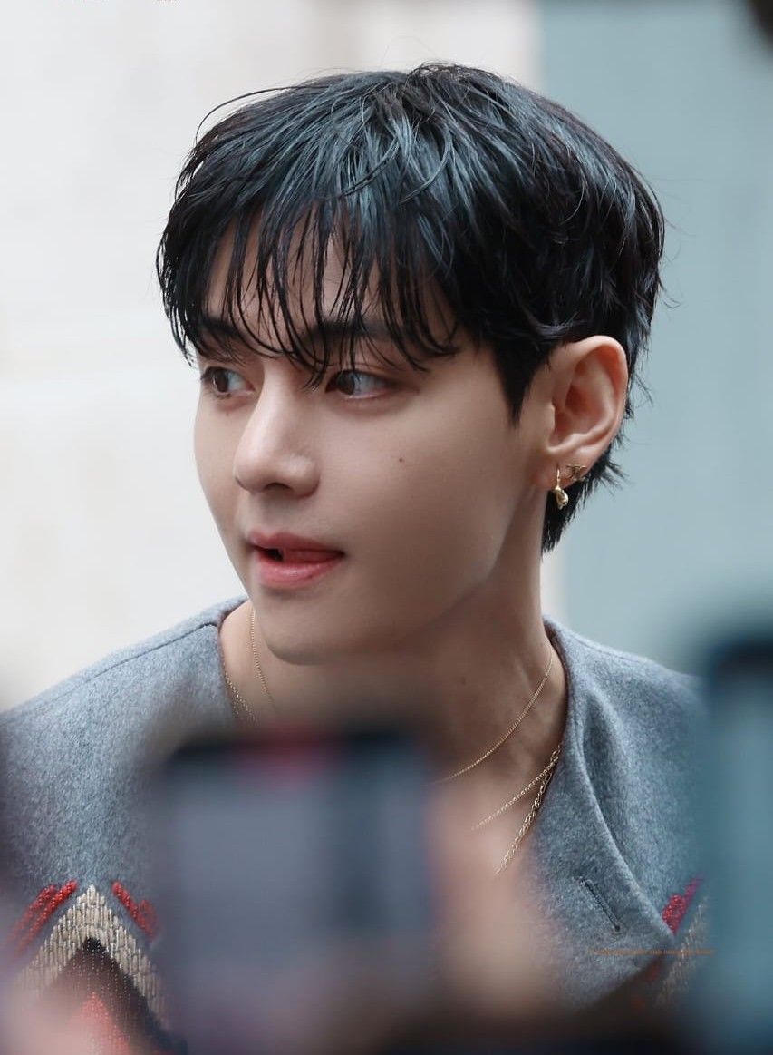 Latest photo of V (BTS)