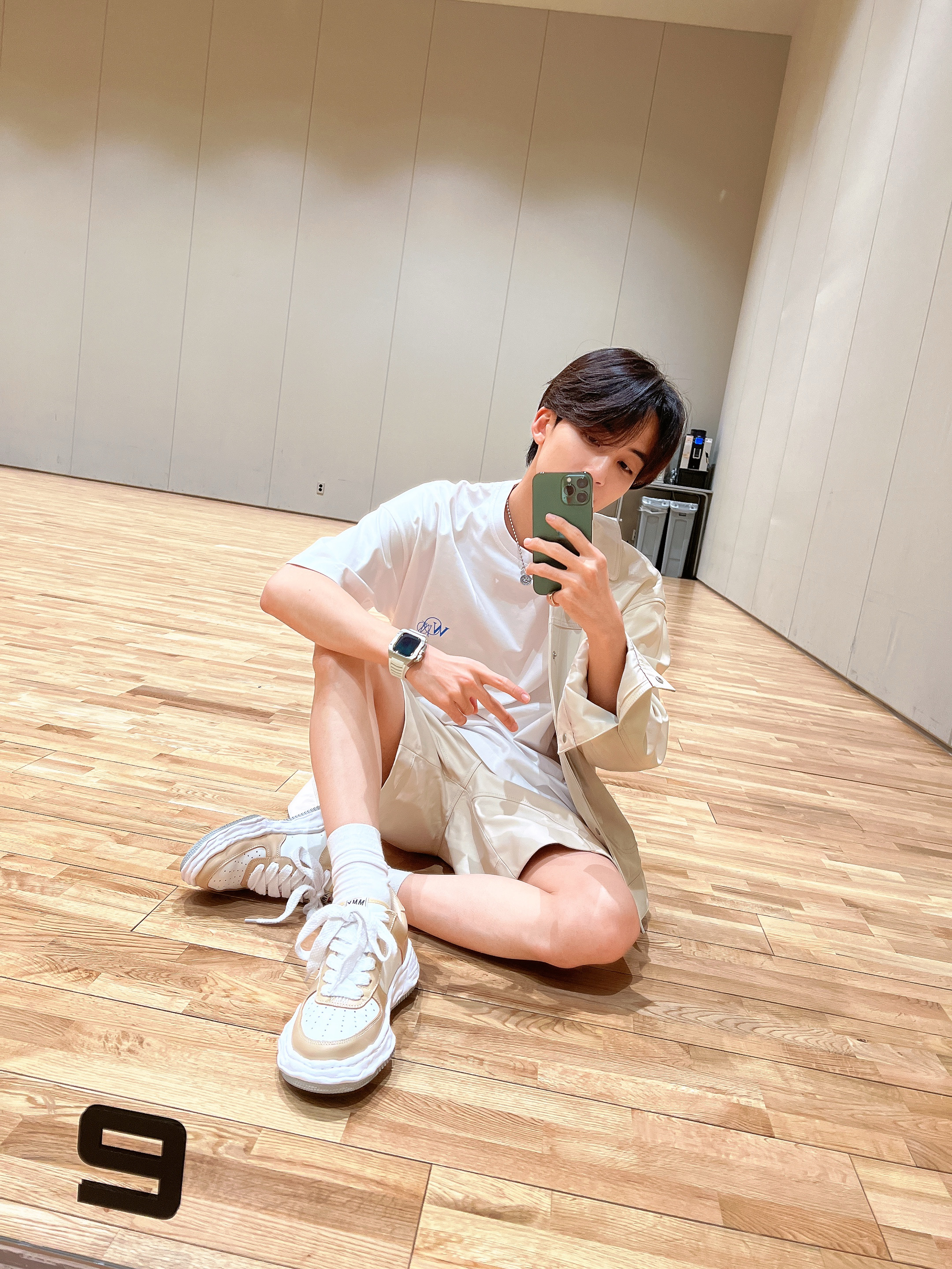 Latest photo of Jeonghan (SEVENTEEN)