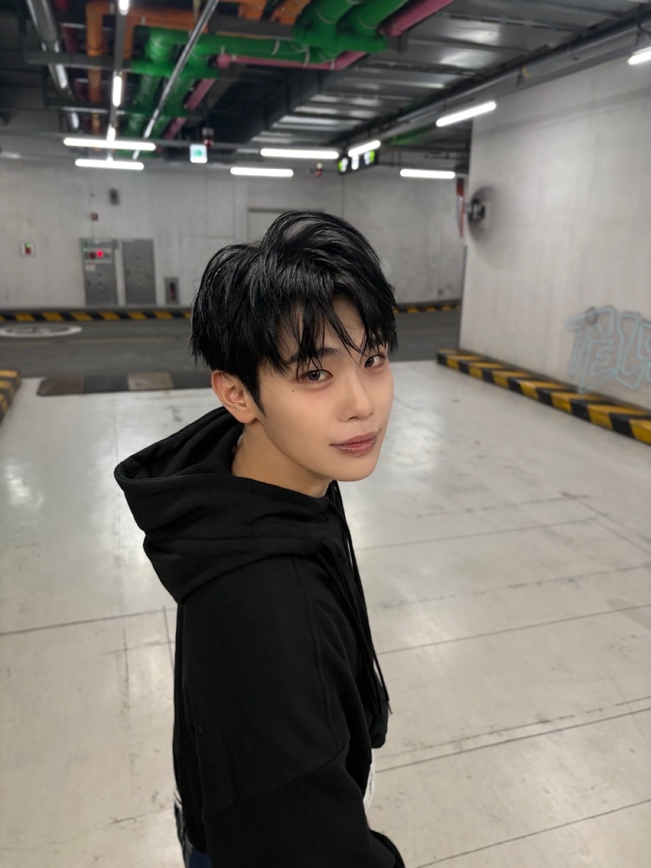 Recent activity shot of Kim Taerae (ZEROBASEONE)
