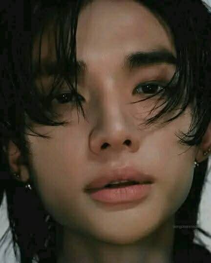 Latest photo of Hyunjin (Stray Kids)