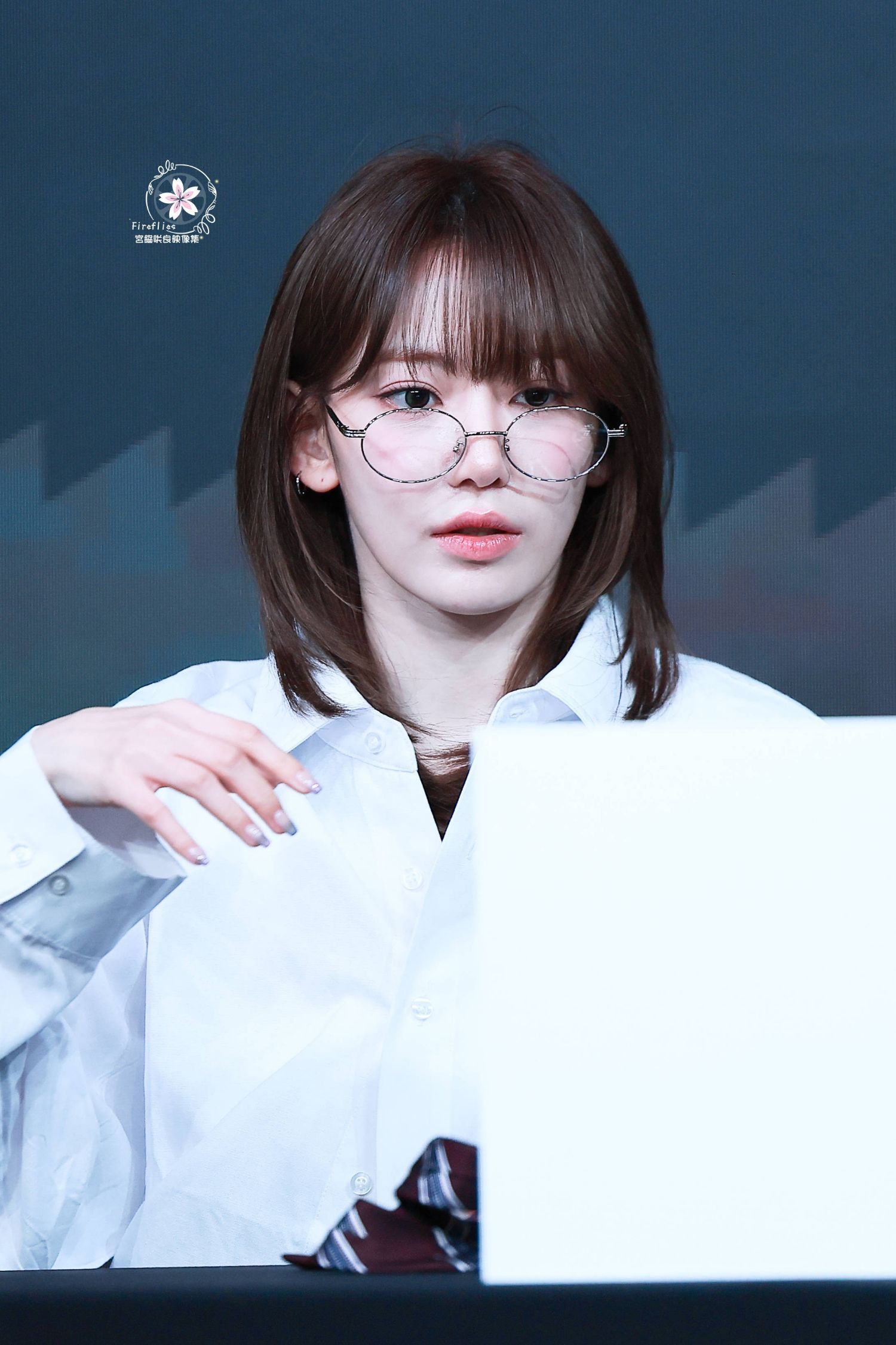 Behind-the-scenes cut of Sakura (LE SSERAFIM)