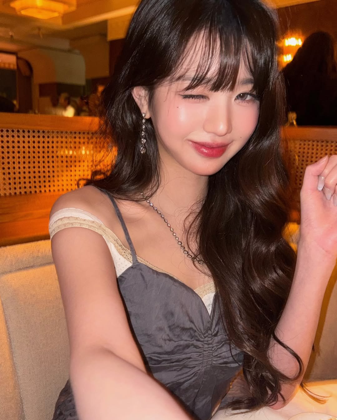 Behind-the-scenes cut of Jang Wonyoung (IVE)