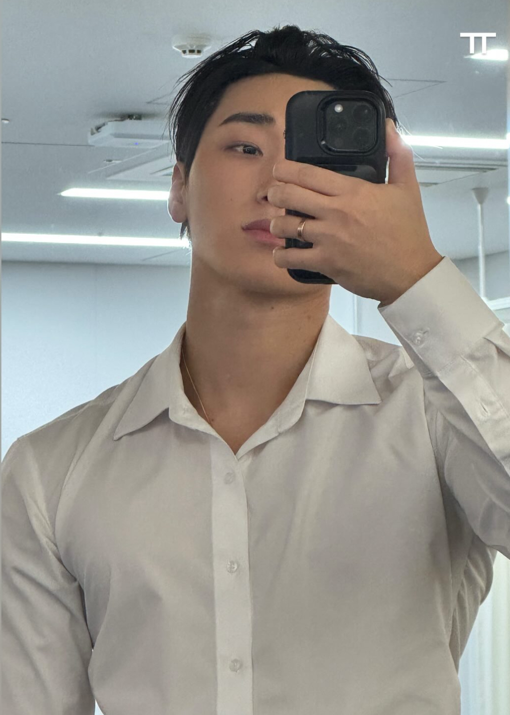 Behind-the-scenes cut of San (ATEEZ)