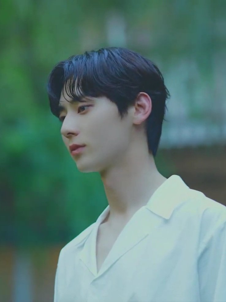 A moment captured by Hwang Minhyun's fan