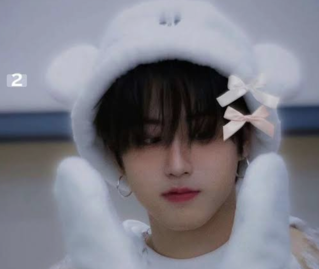 Latest photo of HAN (Stray Kids)