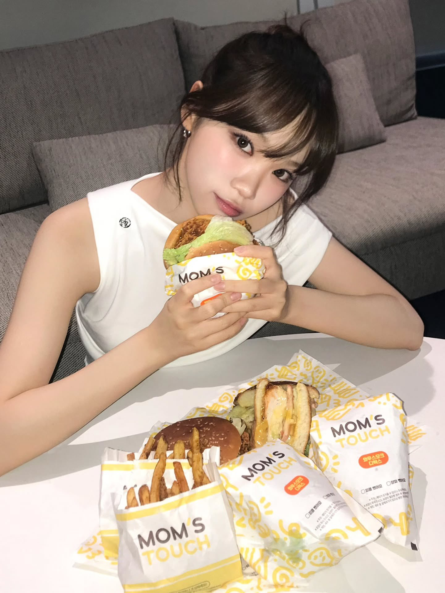 A moment captured by Kim Chaewon (LE SSERAFIM)'s fan