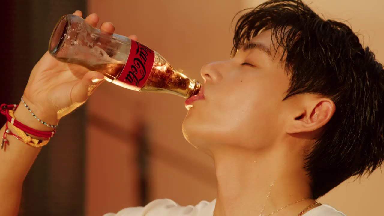 A moment captured by V (BTS)'s fan