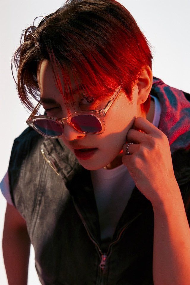 弘中 (ATEEZ)的最新活動照片