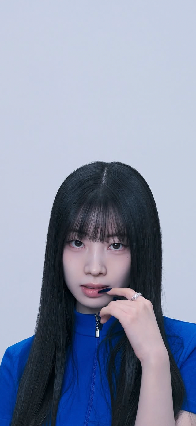 Behind-the-scenes cut of Dahyun (TWICE)