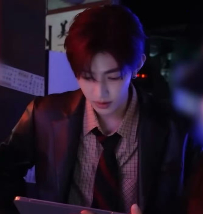 Behind-the-scenes cut of Zhang Hao (ZEROBASEONE)