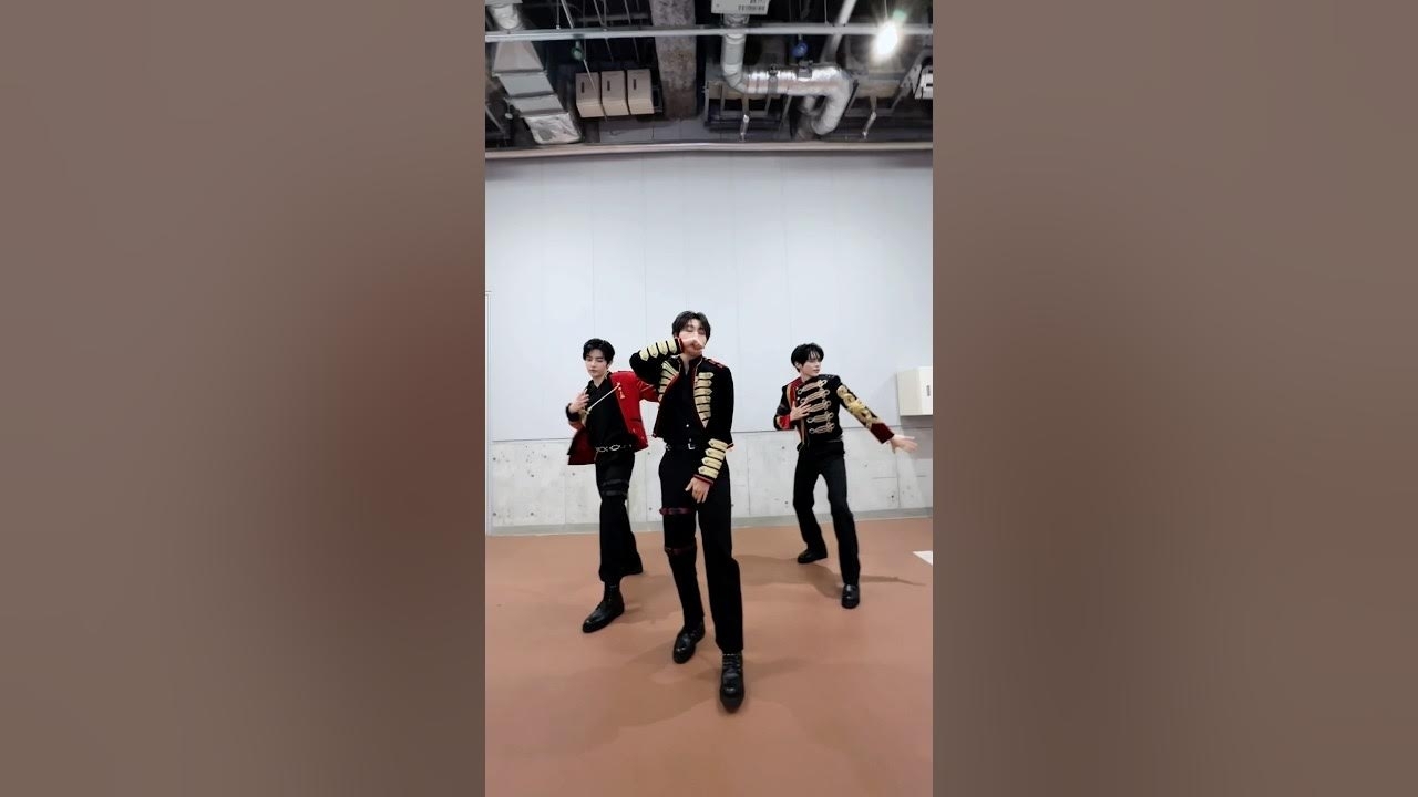 ソン・ハンビン (ZEROBASEONE)の舞台裏ショット