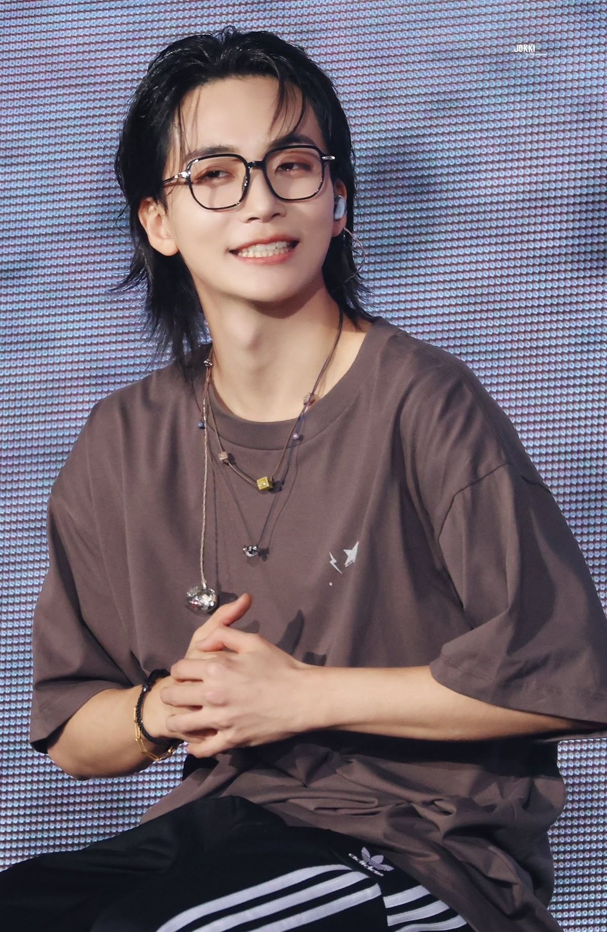 Recent activity shot of Jeonghan (SEVENTEEN)