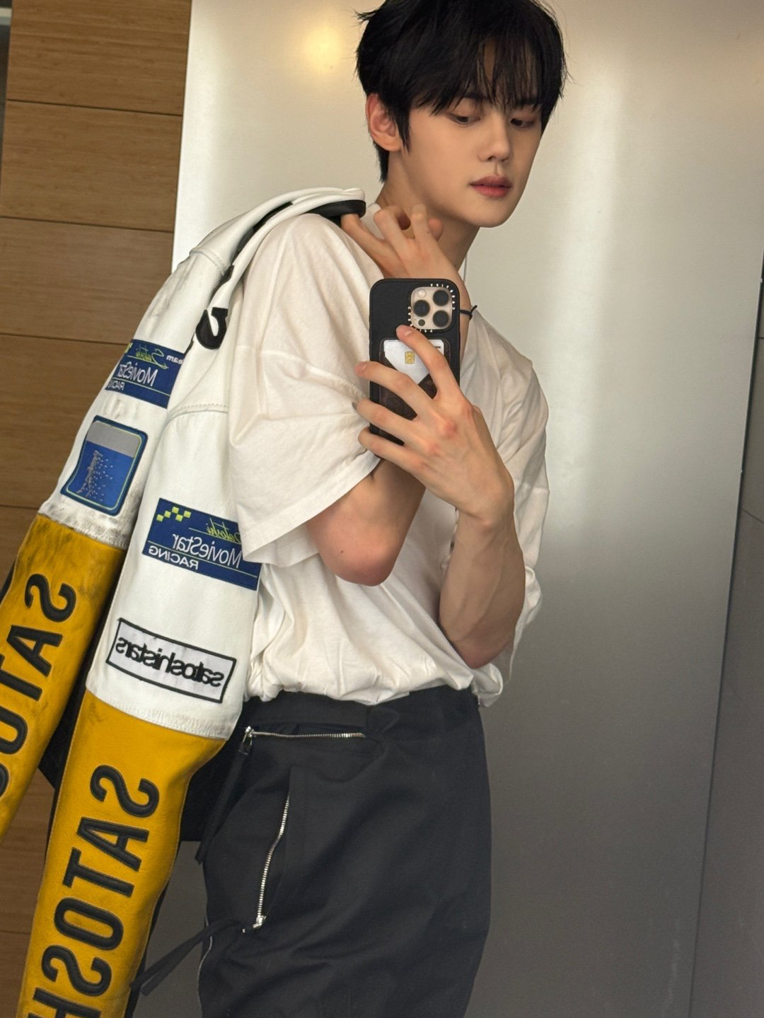 Latest photo of Kim Gyuvin (ZEROBASEONE)