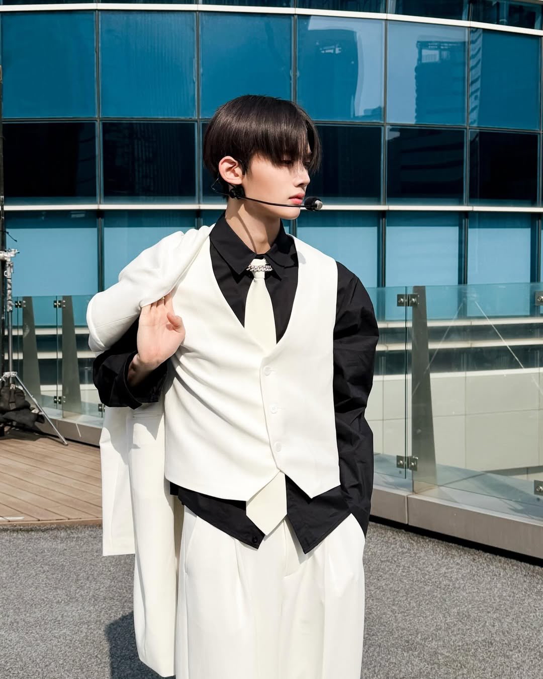 Behind-the-scenes cut of Jo (&TEAM)