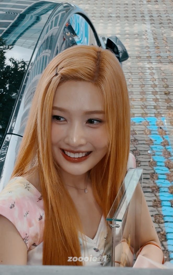 Recent activity shot of Joy (Red Velvet)
