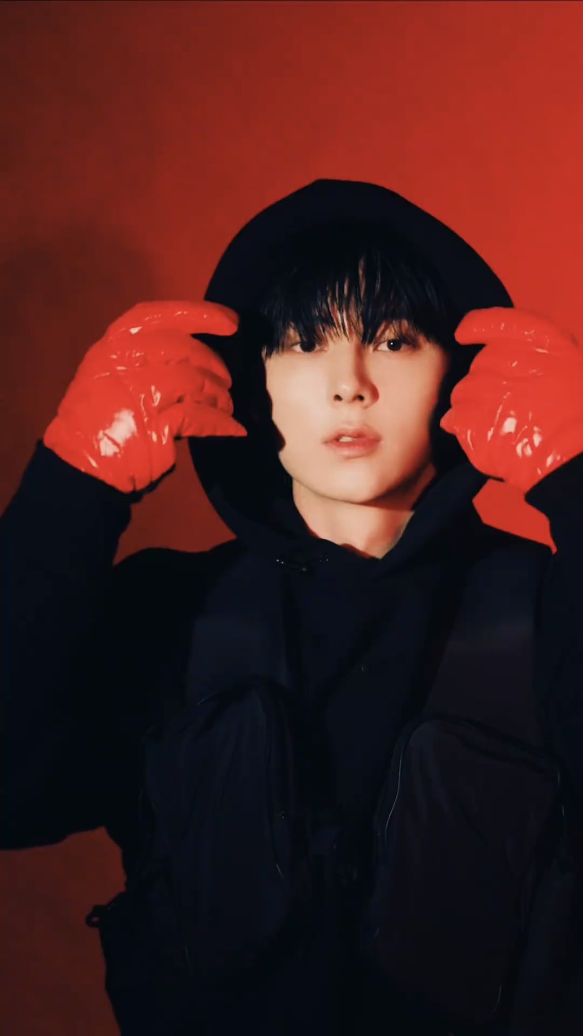 A moment captured by Hwang Minhyun's fan