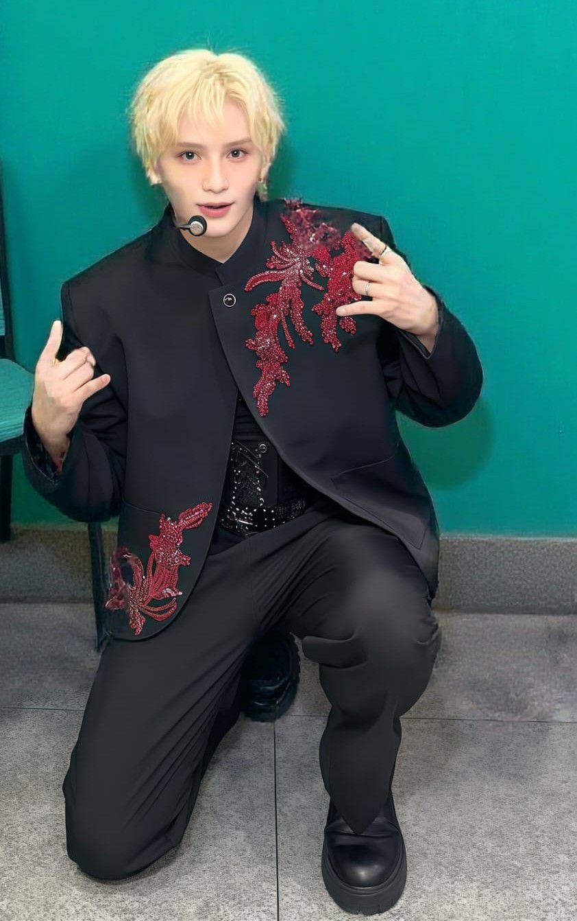 A moment captured by Zayyan (XODIAC)'s fan