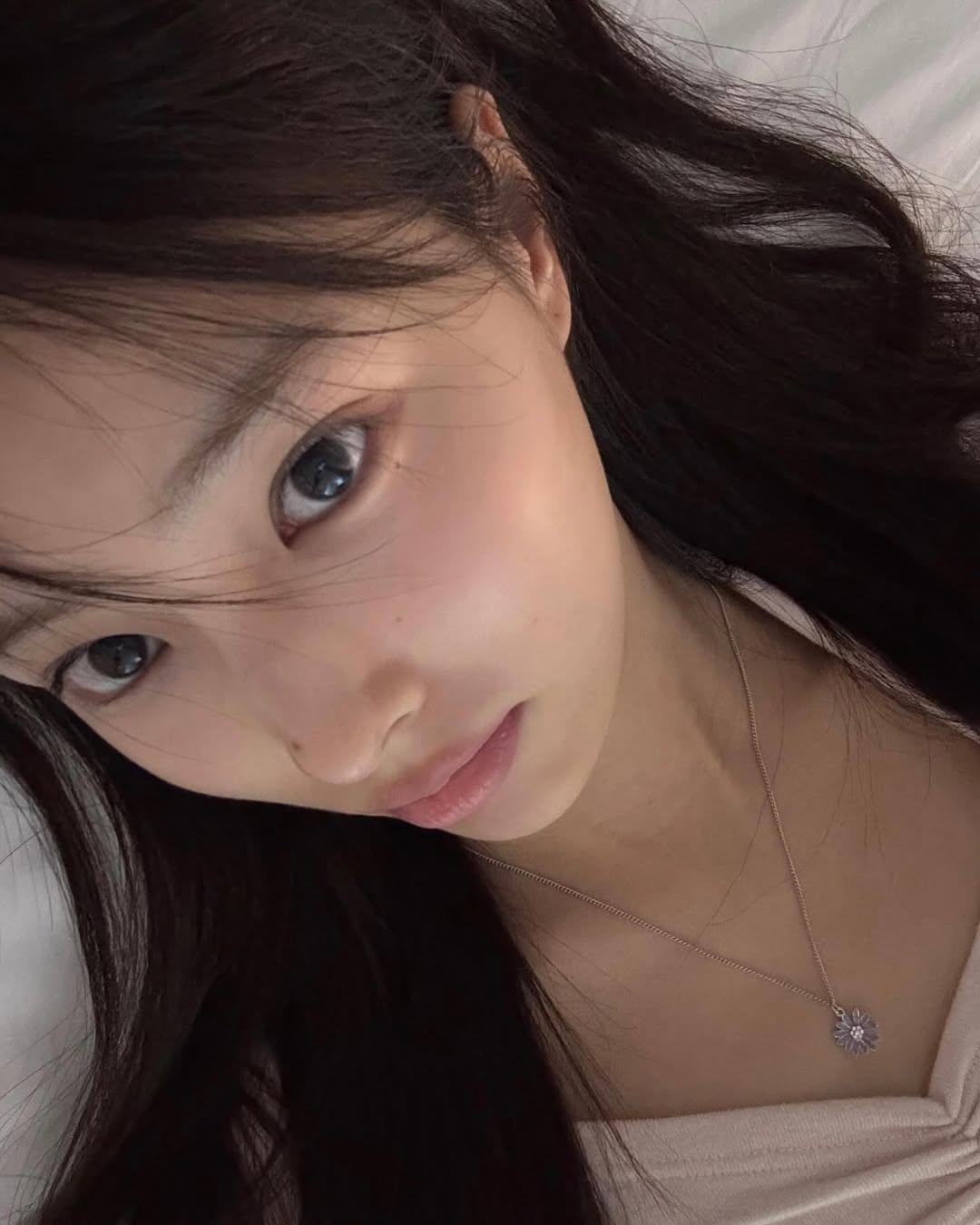 Behind-the-scenes cut of Kang Hyewon