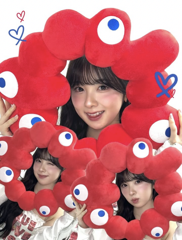 A moment captured by Miihi (NiziU)'s fan