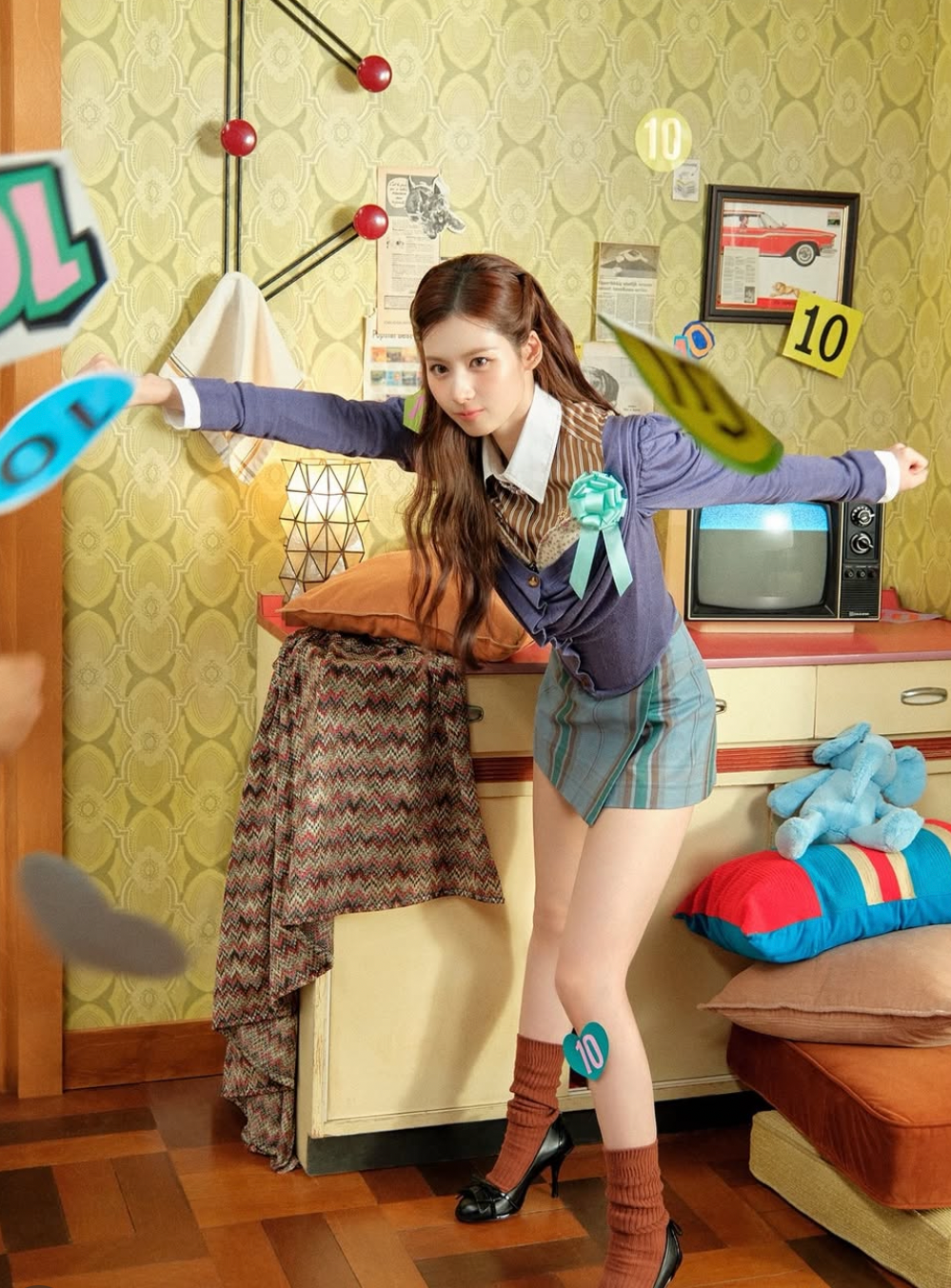 Behind-the-scenes cut of Sana (TWICE)